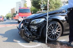 Polizei Mettmann: POL-ME: Verkehrsunfallfluchten aus dem Kreisgebiet - Mettmann / Monheim am Rhein - 2204026