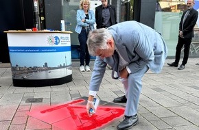 Polizei Gelsenkirchen: POL-GE: Augen auf, Tasche zu - Herbert Reul gibt Startschuss für Schwerpunktaktion gegen Taschendiebstahl