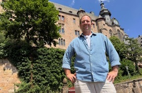 HR Hessischer Rundfunk: Zwischen Schmetterlingen, Steinzeit und Spezialit&auml;ten - "Tobis St&auml;dtetrip" kehrt zur&uuml;ck in Marburg