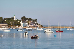 Sommer in den Häfen der Bretagne: 6 Tipps entlang Frankreichs westlicher Halbinsel