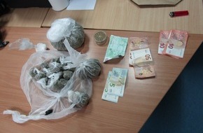 Polizei Dortmund: POL-DO: Dortmund, Deutsche Straße
Drogenhändler festgenommen - größere Menge Betäubungsmittel sichergestellt
