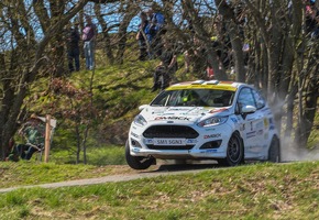 Der neue Ford Fiesta WRC will seine Asphaltqualitäten auf Korsika unter Beweis stellen (FOTO)