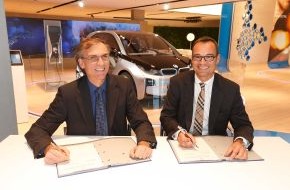 NATURSTROM AG: Ökostrompaket für Elektrofahrzeuge - NATURSTROM AG und BMW AG gehen strategische Kooperation zur Lieferung von Strom aus regenerativen Quellen ein (BILD)