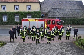 Freiwillige Feuerwehr Bedburg-Hau: FW-KLE: Erfolgreicher Abschluss der Grundausbildung/ Für 24 Feuerwehrfrauen und -männer der Feuerwehren aus Kalkar und Bedburg-Hau