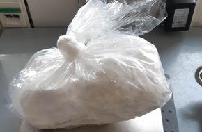 Bundespolizeiinspektion Bad Bentheim: BPOL-BadBentheim: Drogenschmuggler festgenommen / Kokain im Wert von rund 18.000,- Euro beschlagnahmt