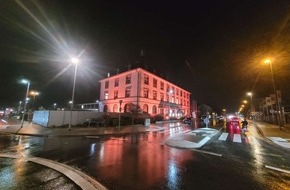 Wiesbaden - Polizeipräsidium Westhessen: POL-WI: Gemeinsame Pressemitteilung der Landeshauptstadt Wiesbaden und der Polizeidirektion Wiesbaden: Kostheim leuchtet orange - Zeichen gegen patriarchale Gewalt