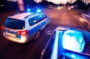 Polizei Rhein-Erft-Kreis: POL-REK: Räuber bedrängten Opfer - Kerpen