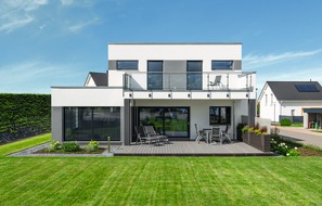 Homestory: Eigenheim im Bauhaus-Stil / WeberHaus