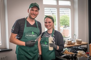 Wer gewinnt den 140.000-Euro-Foodtruck? Die &quot;Karawane der Köche&quot; mit Tim Mälzer und Roland Trettl ab Mittwoch, 7. September 2016, in SAT.1