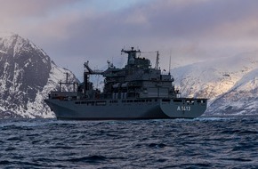 Presse- und Informationszentrum Marine: Einsatzgruppenversorger "Bonn" zurück von der Ostflanke
