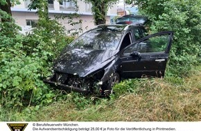 Feuerwehr München: FW-M: Verkehrsunfall - Fahrzeug landet im Grünstreifen (Obersendling)