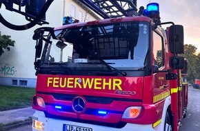 Feuerwehr Detmold: FW-DT: Rauchmelder schlägt Alarm - Falschparker behindern Drehleiter