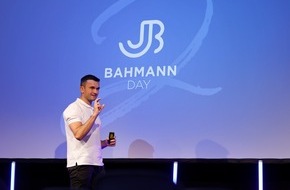 Bahmann Coaching GmbH: Schlank durch die Weihnachtszeit - Jan Bahmann verrät, wie man die zusätzlichen Pfunde über die Feiertage vermeidet
