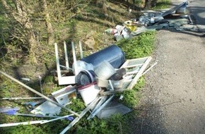 Polizeidirektion Bad Segeberg: POL-SE: Bönningstedt - Unzulässige Ablagerung von Bauabfällen - Zeugen gesucht