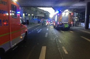 Feuerwehr und Rettungsdienst Bonn: FW-BN: Fußgänger von Auto erfasst