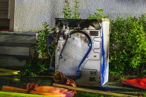 FW-MK: Brennender Trockner in Mehrfamilienhaus