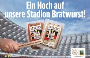 EDEKA ZENTRALE Stiftung & Co. KG: Offizieller Ernährungspartner: Stadionatmosphäre für zuhause - EDEKA und der DFB bringen gemeinsam die "EDEKA Herzstücke Offizielle Stadion Bratwurst" in die Märkte