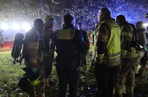Freiwillige Feuerwehr Gangelt: FW Gangelt: Spektakuläre Verfolgungsjagd führt zu Großeinsatz der Feuerwehr