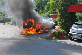 FW-MK: Geländewagen brannte in voller Ausdehnung