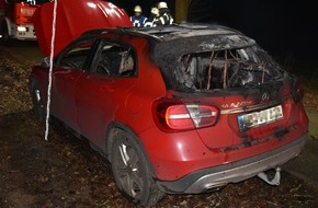 Polizei Paderborn: POL-PB: Auto ausgebrannt - Polizei ermittelt wegen Brandstiftung