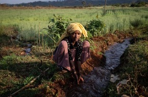 Stiftung Menschen für Menschen Schweiz: Stiftung Menschen für Menschen / Mit Bewässerung gegen die Weizen-Krise