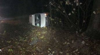 Polizeiinspektion Rotenburg: POL-ROW: ++ Transporter überschlägt sich: 18-Jährige leicht verletzt ++ Sextortion - vom angeblichen Flirt zur organisierten Erpressung ++