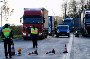 Verkehrsdirektion Mainz: POL-VDMZ: Raser gefährden Polizeikontrolle