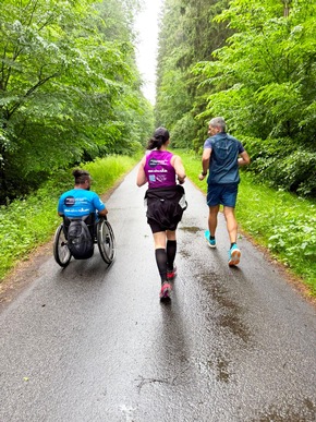 Kaiserslautern übertrifft RID-Weltrekord und holt als Team die größte Lauf-Distanz in 90 Tagen in die Westpfalz