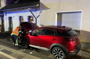 Feuerwehr Bergheim: FW Bergheim: Zwei Verletzte nach Verkehrsunfall in Bergheim-Paffendorf