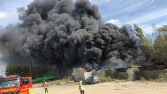 Feuerwehr Gelsenkirchen: FW-GE: Ereignisreicher Tag für die Feuerwehr Gelsenkirchen