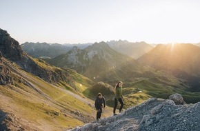 Schaffelhuber Communications: Pressemitteilung: Mentale Stärke durch die Kraft der Alpen - Golfvorbereitung im Berghotel Biberkopf in Warth am Arlberg