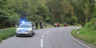 Polizeiinspektion Hameln-Pyrmont/Holzminden: POL-HM: Motorradunfall bei Boffzen mit schwer verletzter Person