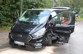 Polizei Rheinisch-Bergischer Kreis: POL-RBK: Burscheid - 18-Jähriger gerät mit Audi in Gegenverkehr und verursacht Verkehrsunfall