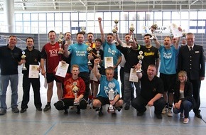Feuerwehr Essen: FW-E: Freiwillige Feuerwehr Essen Borbeck ist Fußball-Stadtmeister 2013
