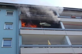Feuerwehr Konstanz: FW Konstanz: Balkonbrand in Mehrfamilienhaus