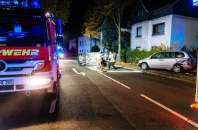 Freiwillige Feuerwehr Menden: FW Menden: PKW überschlägt sich auf der Werler Straße