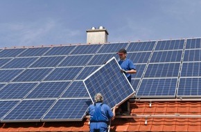 LichtBlick SE: Repräsentative Umfrage zu erneuerbaren Energien: Mehrheit der Deutschen für Solaranlagen auf Dächern