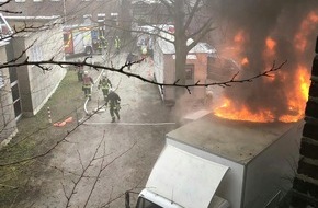 Feuerwehr Dortmund: FW-DO: LKW brennt im Hof der Kinderklink