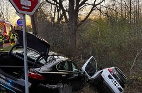 Feuerwehr Schermbeck: FW-Schermbeck: Verkehrsunfall im Kreuzungsbereich
