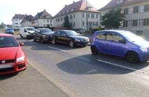 Polizeipräsidium Nordhessen - Kassel: POL-KS: Kassel - Fasanenhof:
Auffahrunfall mit vier Fahrzeugen: Drei Leichtverletzte und knapp 30.000 Euro Schaden