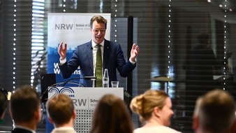 Universit&auml;t Duisburg-Essen: Politikmanagement f&uuml;r die Demokratie Festakt: 20 Jahre NRW School of Governance