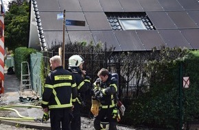 Feuerwehr Iserlohn: FW-MK: Brennende Hecke in Sümmern