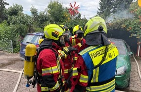 Feuerwehr Samtgemeinde Wathlingen: FW Wathlingen: Gartenschuppen in Vollbrand - Feuer greift auf Dreifachgarage &uuml;ber