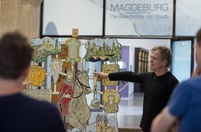 Zentrum für Mittelalterausstellungen: Die Kunst des Moritz Götze in der Magdeburger Ausstellung "Welche Taten werden Bilder?" / Der Hallenser Künstler spricht über seine Emaille-Werke