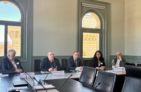 CSI Christian Solidarity International: &Agrave; Erevan, le pr&eacute;sident de la Conf&eacute;d&eacute;ration doit &eacute;voquer le forum pour la paix