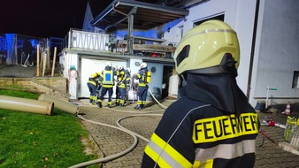 Feuerwehr Sprockhövel: FW-EN: Wohngebäude durch Brand in Garage verraucht