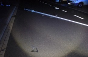 Polizeipräsidium Nordhessen - Kassel: POL-KS: Zwei Unfälle an gleicher Stelle mit verschiedenen Autos verursacht und geflüchtet: Zeugen stellen 40-Jährigen