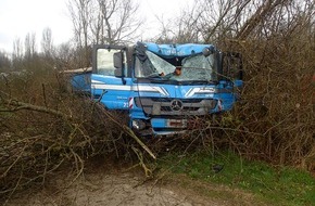 Verkehrsdirektion Mainz: POL-VDMZ: Sattelzug durchbricht Leitplanke der A 63