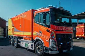 Feuerwehr Paderborn: FW Paderborn: Indienststellung vollelektrischer Lastkraftwagen