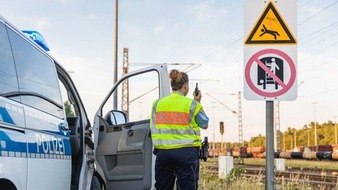 Bundespolizeidirektion München: Bundespolizeidirektion München: Angetrunken im Gleis / 31-Jähriger erzwingt Zwangsbremsung